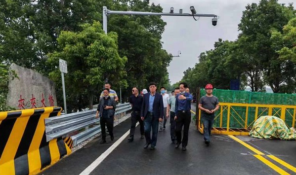 湖南省公路事务中心领导到夹夹大桥调研指导工作