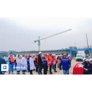 常德路桥集团张公庙澧水特大桥项目开展澧水汛期水上交通应急救援演习