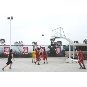 龙永17标与业主公司举行篮球友谊赛