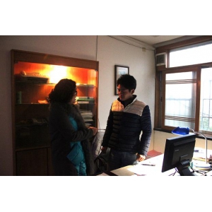 关爱困难职工  开展送温暖活动