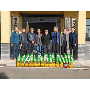 常德路桥集团开展“深入基层贴民心、走访帮扶送温暖”活动